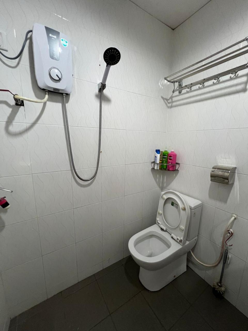 M Guest House2 Muar Exterior photo